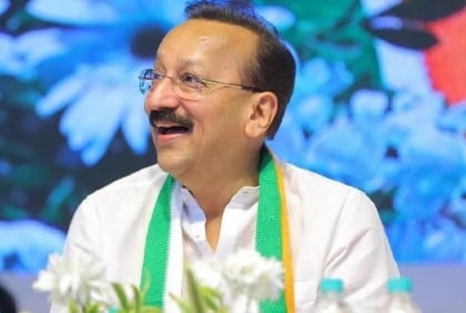 ভারতের সাবেক মন্ত্রী বাবা সিদ্দিকিকে গুলি করে হত্যা