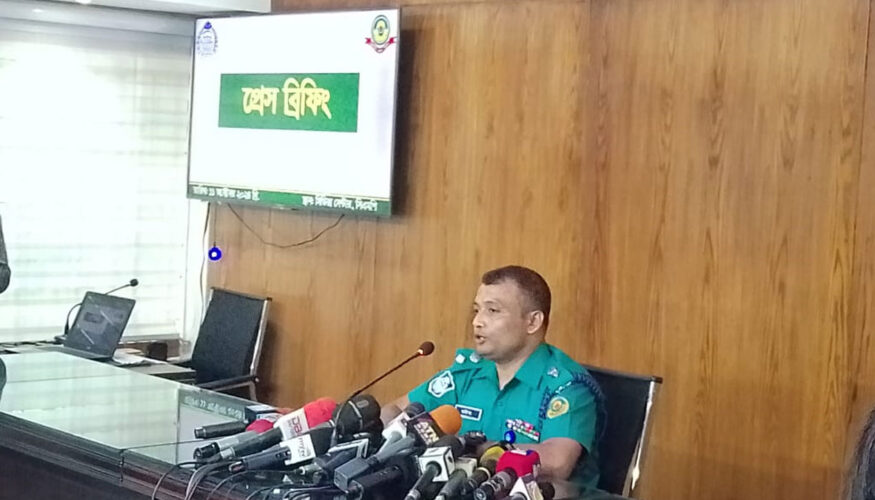 পূজা কমিটির নেতার অনুরোধেই মণ্ডপে যান শিল্পীরা : পুলিশ