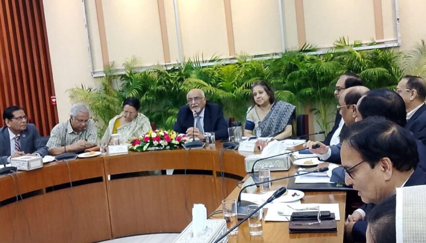 সচিবদের অভিযোগ: প্রশাসন রাজনীতির কাছে জিম্মি ছিল